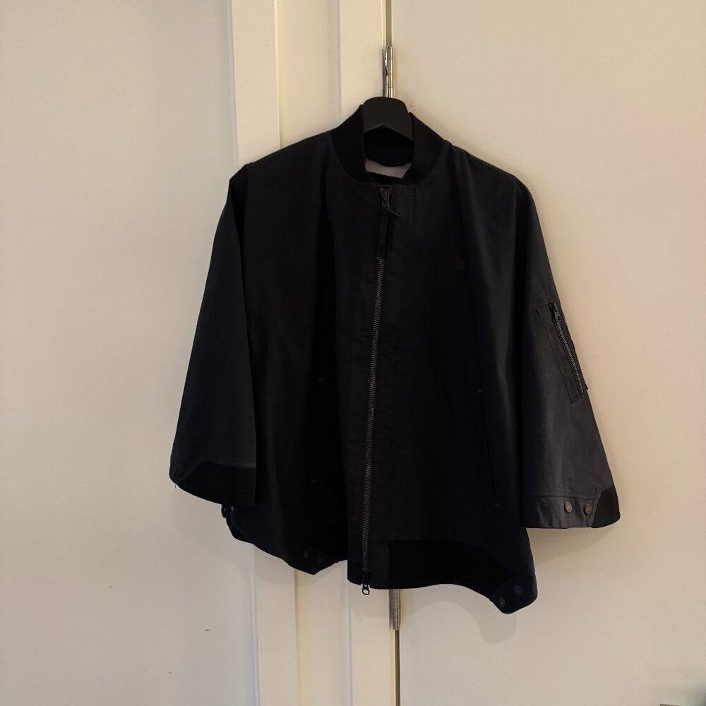 VERY RARE NORTH FACE WATERPROOF CAPE SIZE MEDIUM